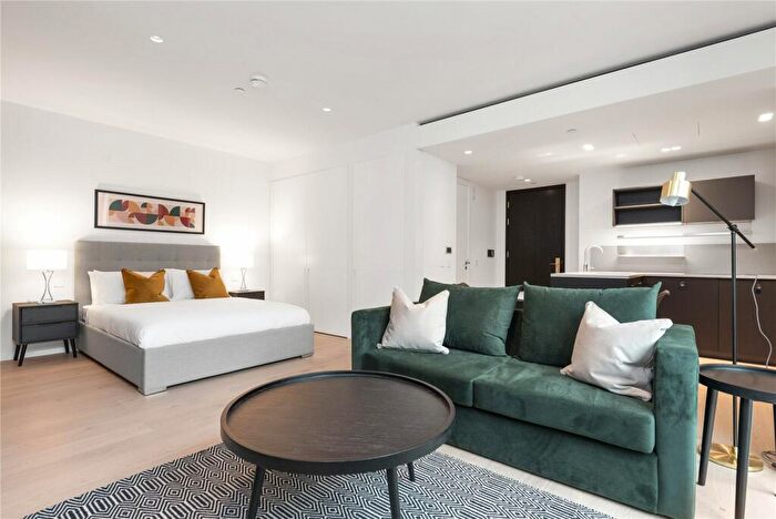Apartment To Rent In Fenwick House, Bartholomew Close, London, EC1A