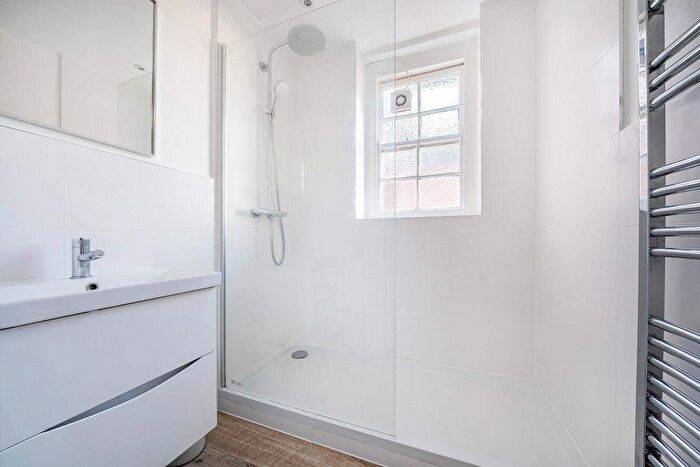 2 Bedroom Flat For Sale In Grove End Road, London, NW8