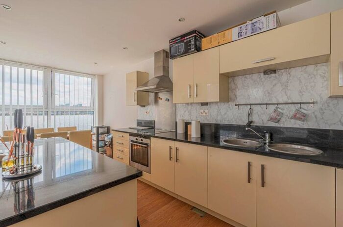 2 Bedroom Flat To Rent In The Galley, Gallions Reach, London, E16