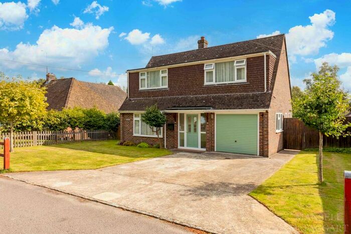 2 Bedroom Chalet To Rent In Isle Of Thorns, Chelwood Gate, RH17