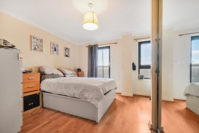 1 Bedroom Flat For Sale In Free Trade Wharf, Wapping, London, E1W