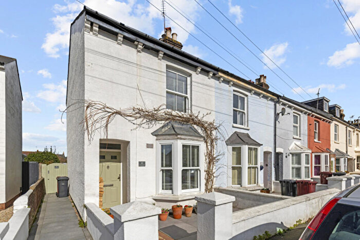 2 Bedroom End Of Terrace House For Sale In Grove Road, Chichester, PO19