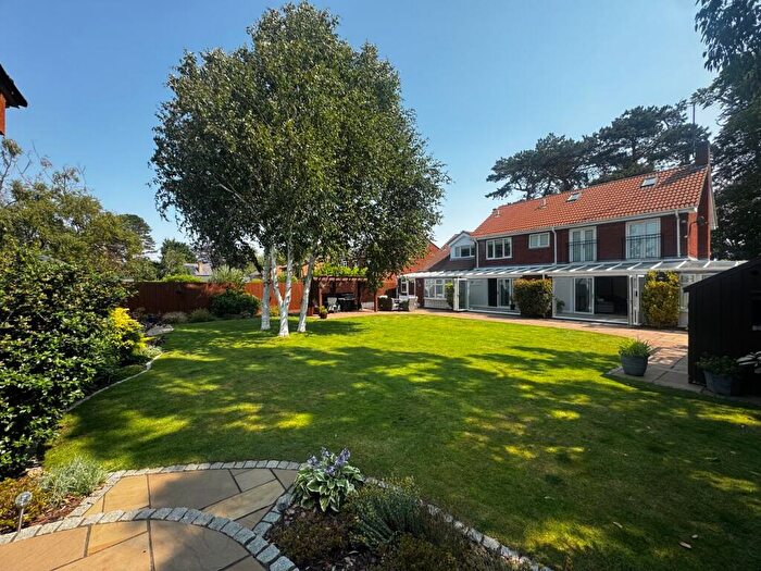 5 Bedroom Detached House For Sale In Chelveston Road, Raunds, Wellingborough, NN9