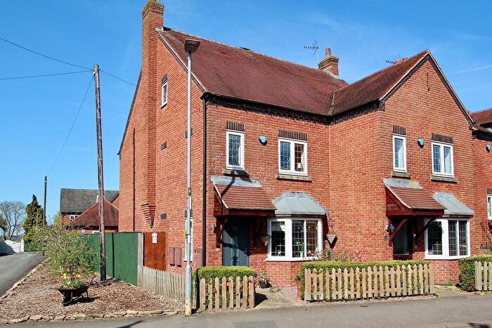 3 Bedroom Semi-Detached House For Sale In Station Road, Stoke Golding, CV13