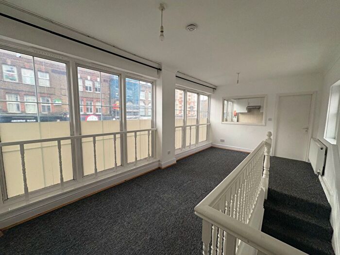 1 Bedroom Flat To Rent In Holloway Road, London, N19