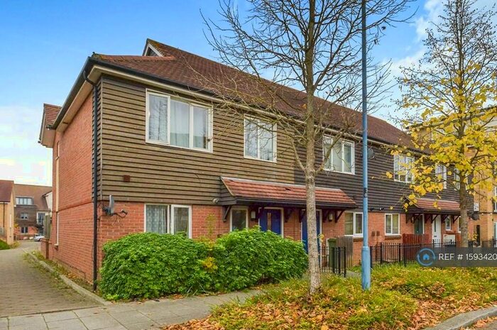 3 Bedroom End Of Terrace House To Rent In Oakworth Avenue, Broughton, Milton Keynes, MK10