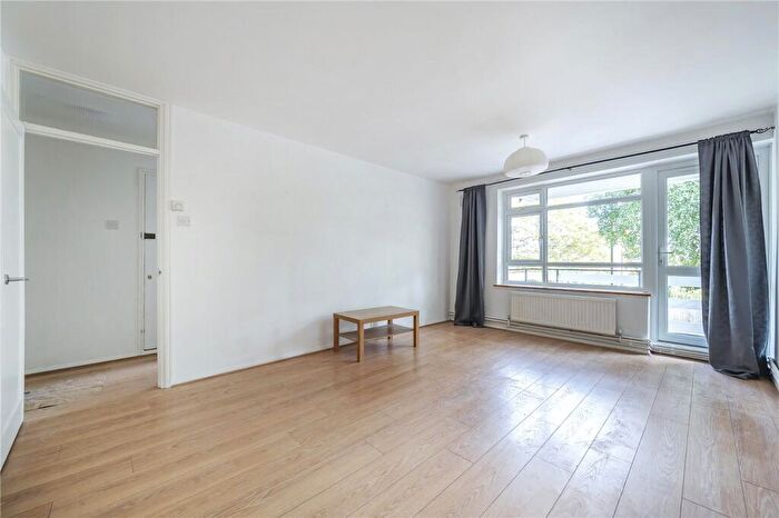 2 Bedroom Apartment For Sale In Honor Oak Road, London, SE23