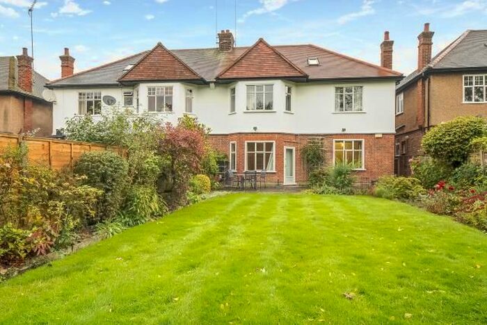 4 Bedroom Semi-Detached House To Rent In Bancroft Avenue, London, N2