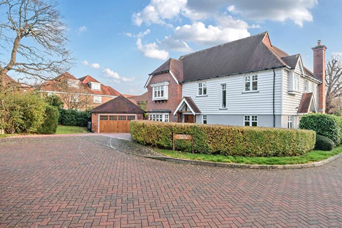 5 Bedroom Detached House For Sale In Farthings Hill, Horsham, RH12