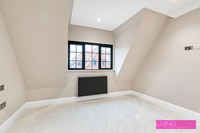 3 Bedroom Detached House For Sale In Barley Close, St Albans, AL4