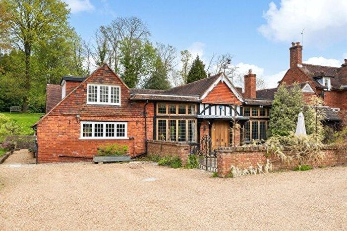 4 Bedroom Semi-Detached House To Rent In North Road, Cranbrook, TN17