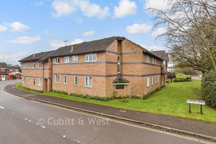 1 Bedroom Flat For Sale In Station Road, Horsham, West Sussex, RH13