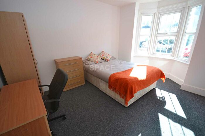 4 Bedroom Terraced House To Rent In Donnington Road, University, Reading, Berkshire, RG1