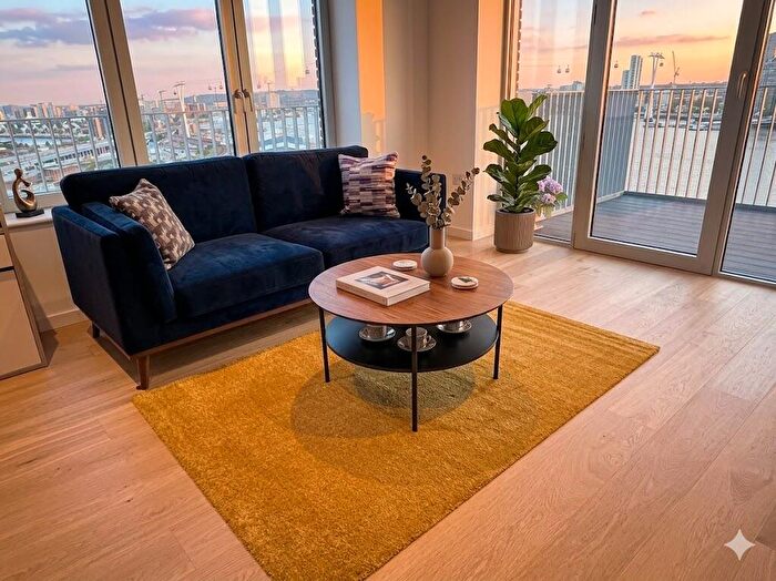 1 Bedroom Flat To Rent In Goodluck Hope Walk, E14