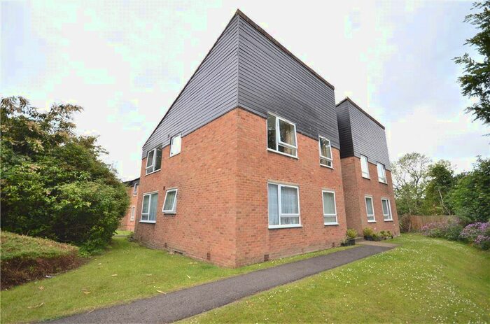 2 Bedroom Flat To Rent In Rectory Close, Bracknell, RG12