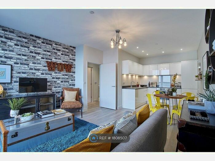 1 Bedroom Flat To Rent In The Ring, Bracknell, RG12