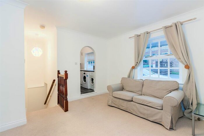 1 Bedroom Flat To Rent In Western Avenue, London, W5