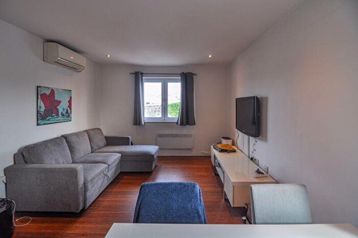 1 Bedroom Apartment For Sale In Taurus House, Bristol, BS2