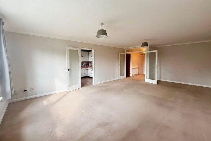 2 Bedroom Flat To Rent In Albury Road, Guildford, GU1
