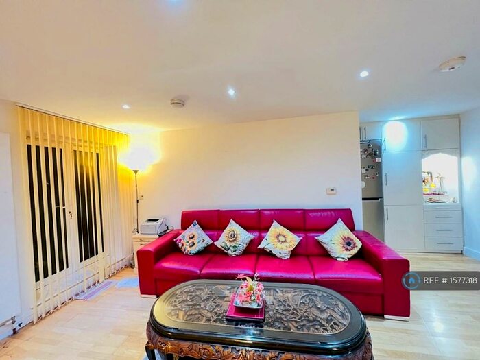 2 Bedroom Flat To Rent In Brook Avenue, Wembley, HA9