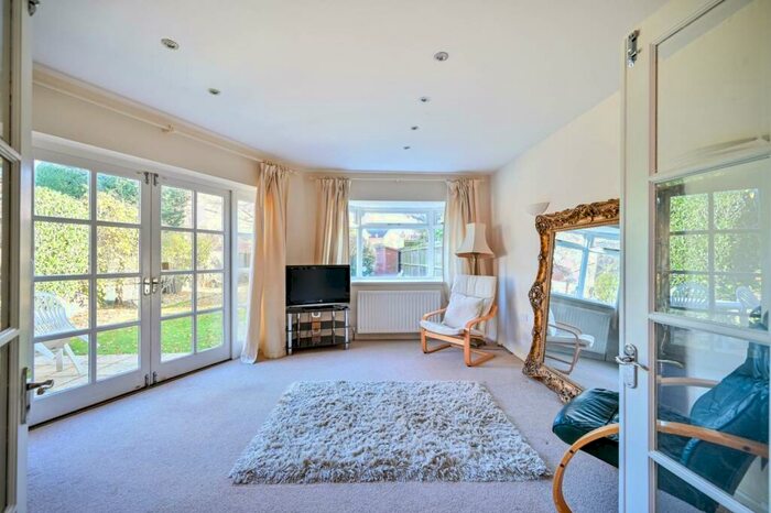 3 Bedroom Detached House To Rent In Imperial Road, Windsor, SL4