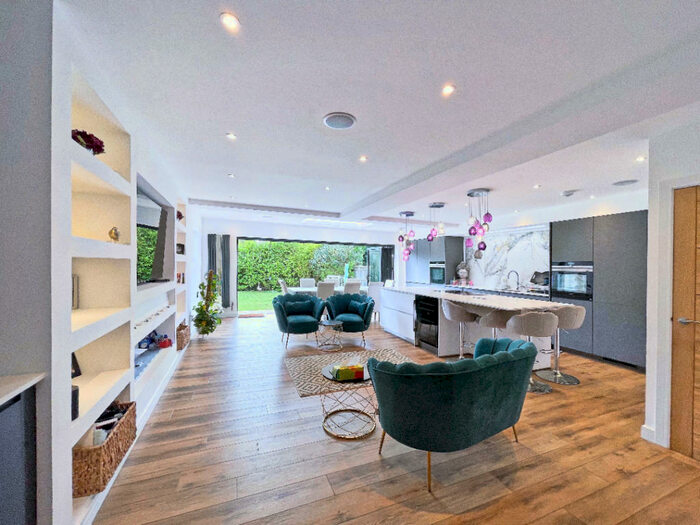 4 Bedroom Detached House To Rent In Parkway, Camberley, GU15