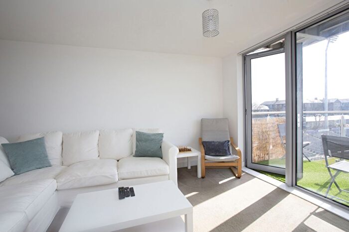 2 Bedroom Flat To Rent In College Road, Bristol, BS7