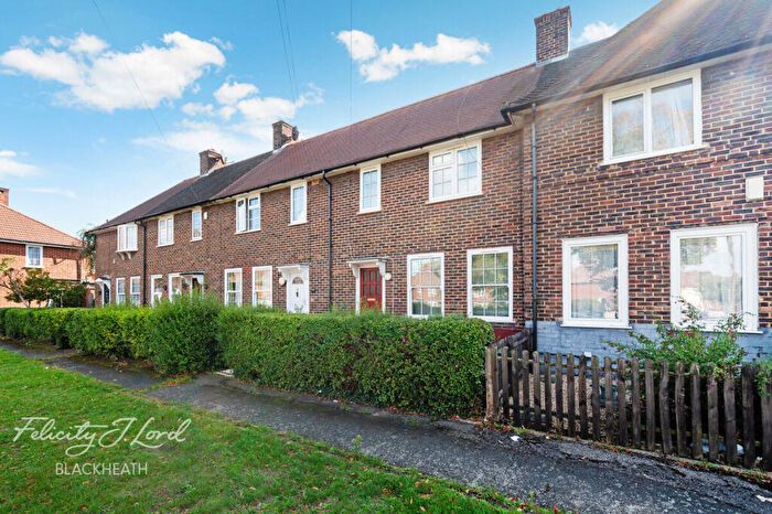 3 Bedroom Terraced House For Sale In Charlton Park Lane, London, SE7