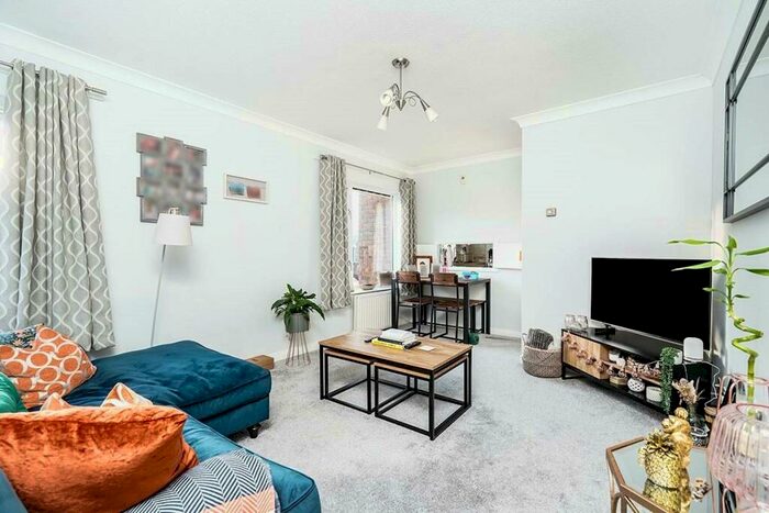 1 Bedroom Flat To Rent In Cedar Road, Sutton, Surrey, SM2