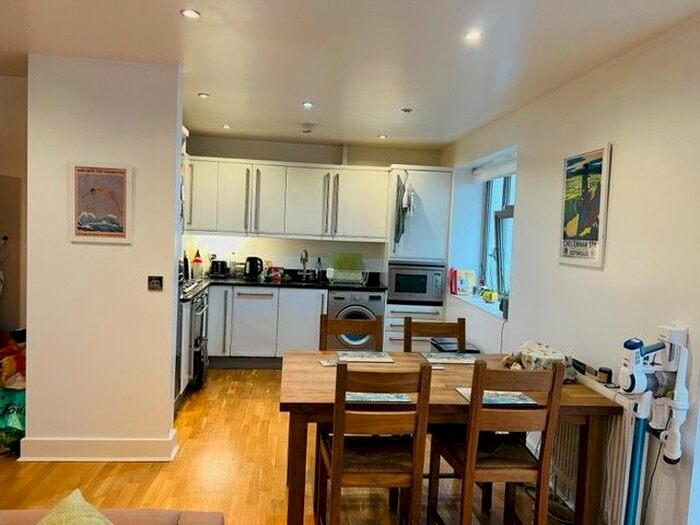 1 Bedroom Flat To Rent In Lord Raglan Court, Southgate Road, De Beauvoir Town, N1