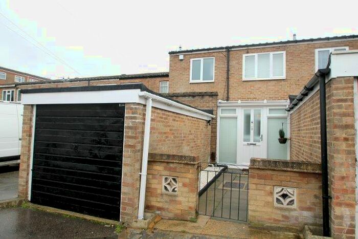 3 Bedroom Property To Rent In Edenbridge Close, Orpington, BR5