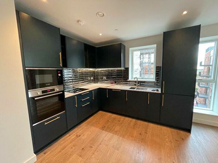 2 Bedroom Apartment To Rent In Blenheim Mansions, Mary Neuner Road, London, N8