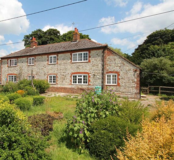 3 Bedroom Semi-Detached House To Rent In Upper Froyle, Alton, Hampshire, GU34