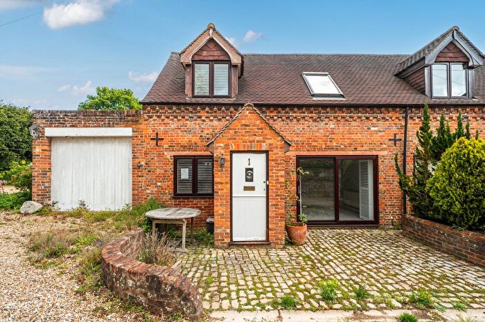 1 Bedroom Cottage For Sale In High Street, Great Missenden, HP16