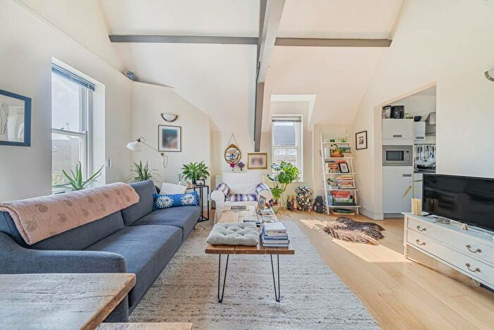 1 Bedroom Flat To Rent In Balls Pond Road, De Beauvoir Town, London, N1