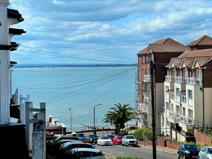 2 Bedroom Apartment To Rent In Westcliff On Sea, SS0