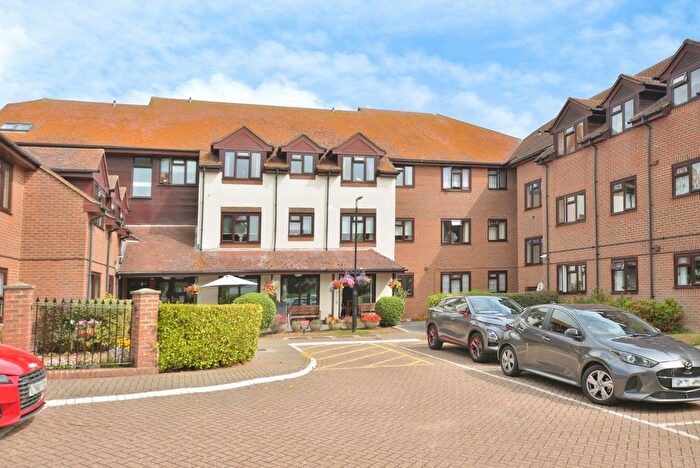 1 Bedroom Flat For Sale In Springwood Court, New Romney, TN28