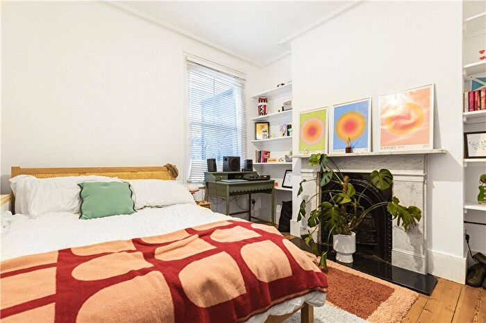 3 Bedroom Terraced House For Sale In Elderfield Road, London, E5