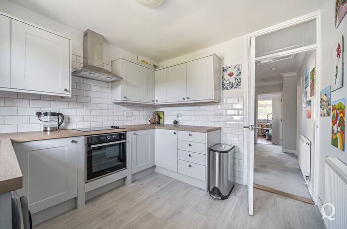 2 Bedroom Bungalow For Sale In Minterne Avenue, Sittingbourne, Kent, ME10