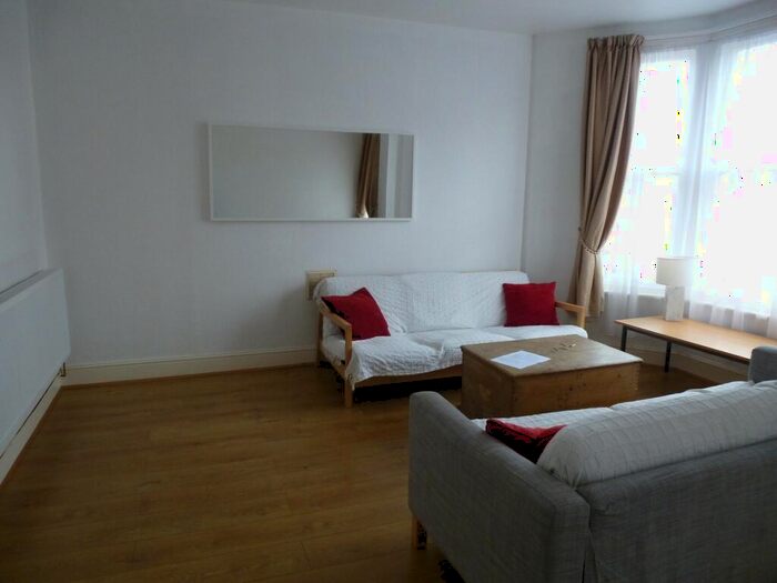 1 Bedroom Apartment To Rent In Claude Road, Roath, CF24
