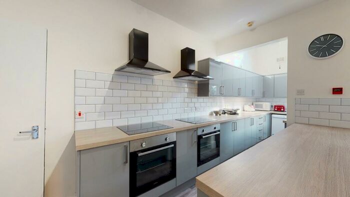 8 Bedroom House To Rent In - Clementson Road, Crookes, S10