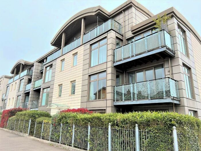 2 Bedroom Apartment To Rent In Lower Queens Road, Buckhurst Hill, Essex, IG9
