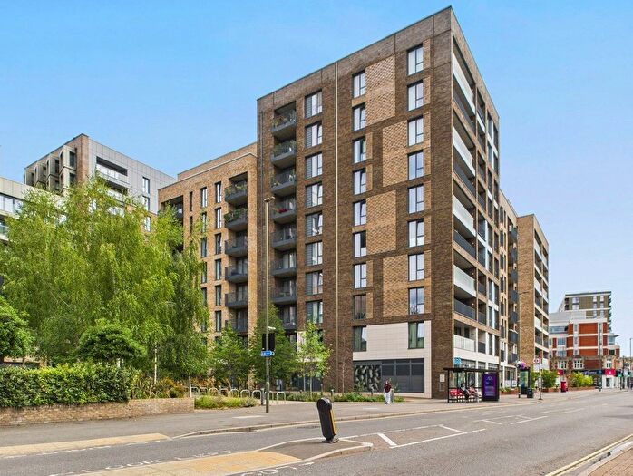 2 Bedroom Flat To Rent In High Street, Staines-Upon-Thames, Surrey, TW18