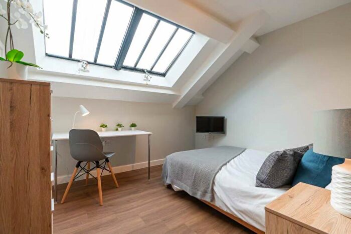 6 Bedroom House To Rent In Jesmond Road, Newcastle Upon Tyne, NE2