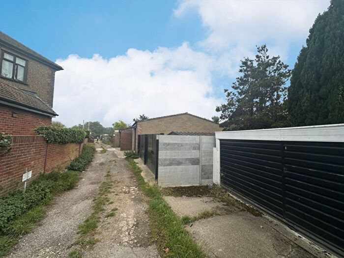 Property For Sale In Eastfield Road, Cheshunt, Waltham Cross, EN8