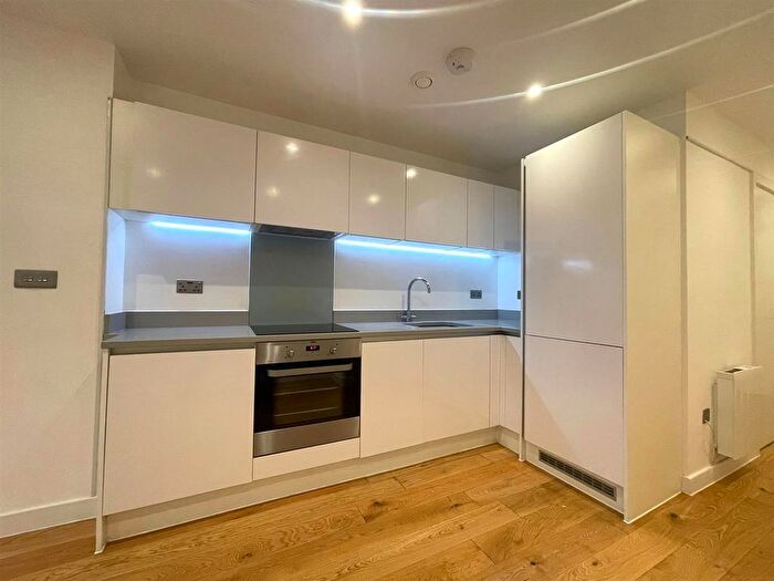 Studio To Rent In Rockingham Road, Uxbridge, UB8