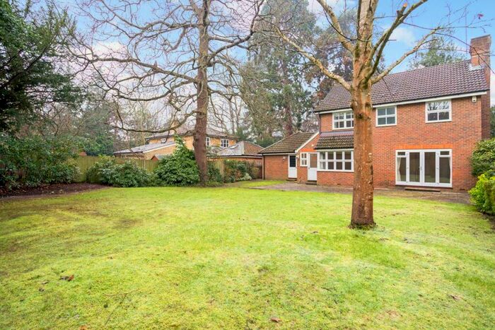 4 Bedroom Detached House To Rent In Redwood Walk, Southborough, KT6