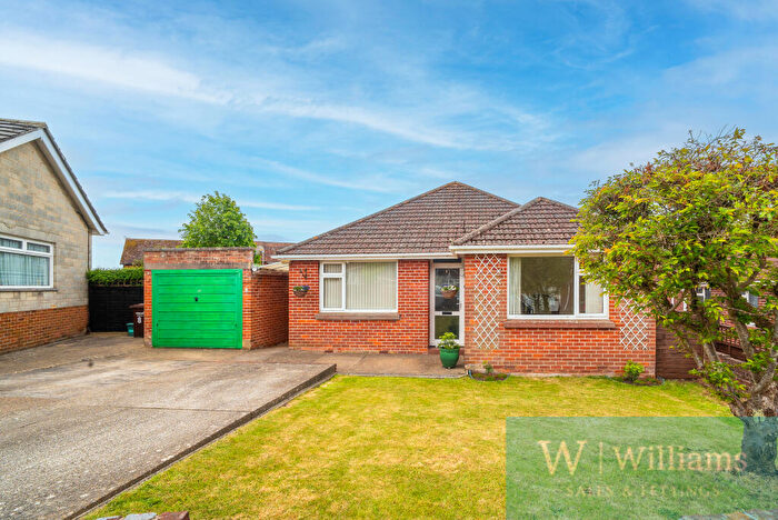 3 Bedroom Bungalow For Sale In Harvey Road, Newport, Isle Of Wight, PO30