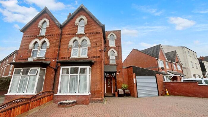 7 Bedroom Semi-Detached House For Sale In Woodstock Road, Moseley, B13