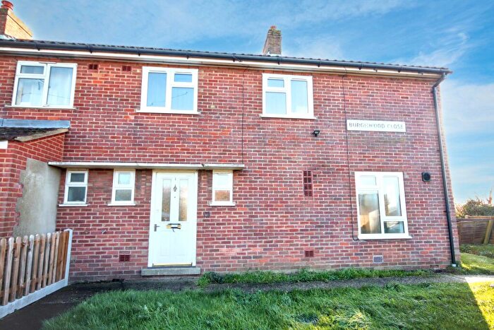 3 Bedroom Semi Detached House For Sale In Burghwood Close, Mileham, Norfolk, PE32